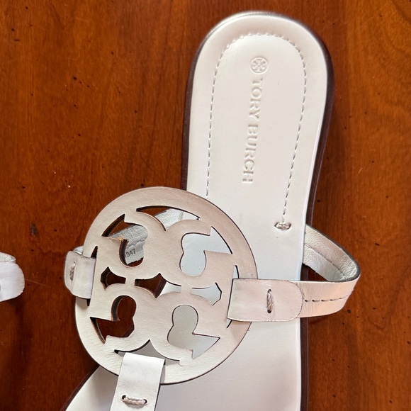 Tory Burch Miller Patent Sandal in Ice Blue Size 9 - Picture 3 of 6